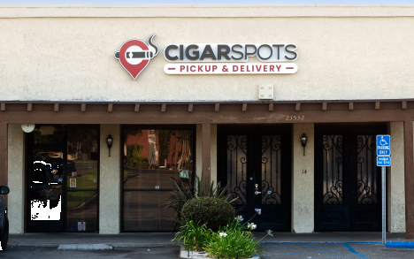 link to Shop Lake Forest CigarSpots